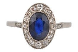 EARLY 20TH CENTURY PLATINUM SAPPHIRE & DIAMOND RING
