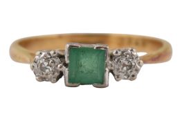 18CT GOLD EMERALD & DIAMOND RING
