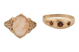 A HALLMARKED 9CT GOLD CAMEO RING & GARNET GYPSY RING