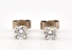 PAIR OF WHITE GOLD & DIAMOND STUD EARRINGS
