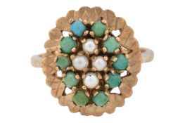 1970S HALLMARKED 9CT GOLD, TURQUOISE & PEARL CLUSTER RING