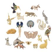 A COLLECTION OF ANIMAL BROOCHES