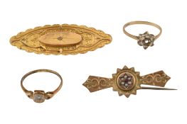 SELECTION OF GOLD & ANTIQUE JEWELLERY