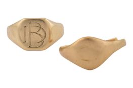 9CT GOLD SIGNET RING & GOLD RING AF