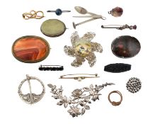 SELECTION OF VINTAGE & ANTIQUE JEWELLERY