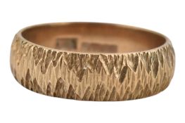 HALLMARKED 9CT GOLD TEXTURED BAND RING