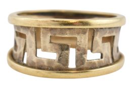 GOLD BAND RING WITH GREEK KEY DECORATION