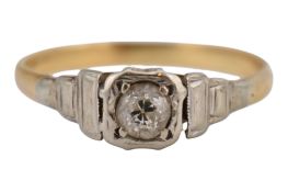 18CT GOLD & DIAMOND SOLITAIRE RING