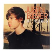 MUSIC - JUSTIN BIEBER - 'MY WORLD' SIGNED CD COVER