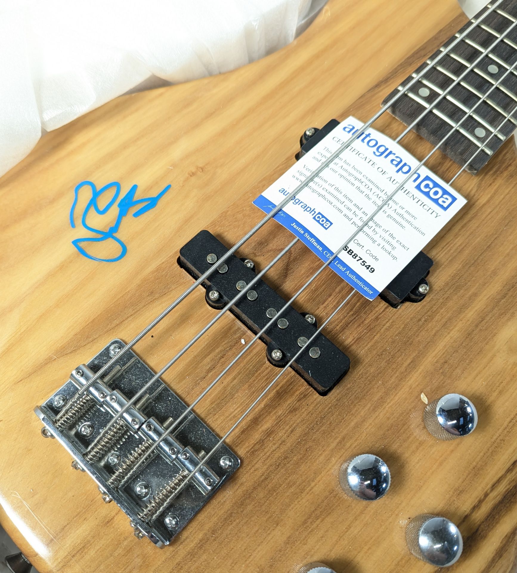 SNOOP DOGG - AUTOGRAPHED BASS GUITAR - ACOA AUTHENTICATED - Image 3 of 3