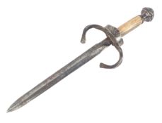 19TH CENTURY MEDIEVAL STYLE LEFT HANDED PARRYING DAGGER