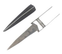 19TH CENTURY NORTH INDIAN KATAR DAGGER