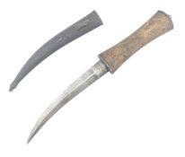 SMALL 19TH CENTURY MOROCCAN KOUMMIYA DAGGER