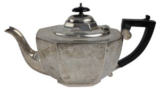 20TH CENTURY GEORGE V HALLMARKED SILVER TEAPOT