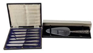 CASED GEORGE V HALLMARKED SILVER HANDLED FRUIT KNIFE SET