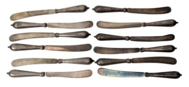 SET OF 12 PIECE GEORGE V HALLMARKED SILVER HANDLED BUTTER KNIVES