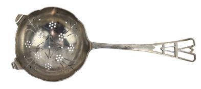 20TH CENTURY GEORGE VI HALLMARKED SILVER TEA STRAINER