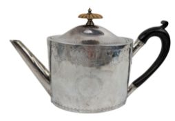 18TH CENTURY GEORGE III HALLMARKED SILVER TEAPOT / WATER POT