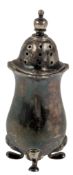 20TH CENTURY GEORGE V HALLMARKED SILVER PEPPERETTE