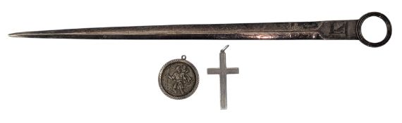 19TH CENTURY GEORGE III HALLMARKED SILVER MEAT SKEWER & TWO SILVER PENDANTS