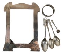 EDWARD VIII HALLMARKED SILVER PHOTO FRAME & THREE HALLMARKED SILVER TEASPOONS