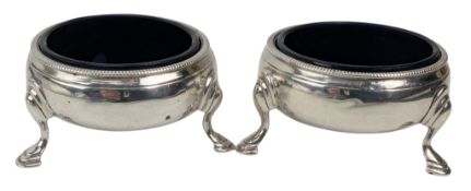 PAIR OF GEORGE III HALLMARKED SILVER & BLUE GLASS LINED TABLE SALTS