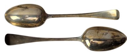 GEORGE VI HALLMARKED SILVER TABLE SPOON & A GEORGE V SILVER TABLE SPOON