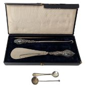 VICTORIAN HALLMARKED SILVER BLADED FISH KNIFE & SET OF SILVER HANDLED TOOLS