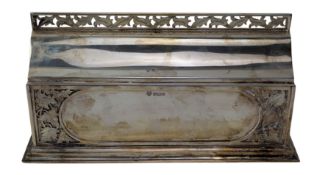LARGE 20TH CENTURY GEORGE V HALLMARKED SILVER CIGAR BOX