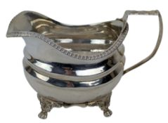19TH CENTURY GEORGIAN HALLMARKED SILVER CREAMER / MILK JUG