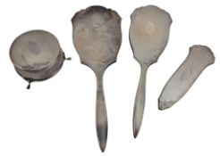 20TH CENTURY ELIZABETH II HALLMARKED SILVER DRESSING TABLE VANITY SET & A JEWELLERY BOX