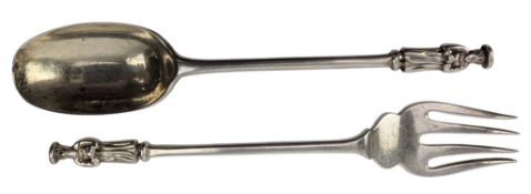 EDWARD VII HALLMARKED SILVER APOSTLE PICKLE FORK & TEASPOONS