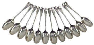 SET OF 12 VICTORIAN HALLMARKED SILVER TABLE DINNER SPOONS