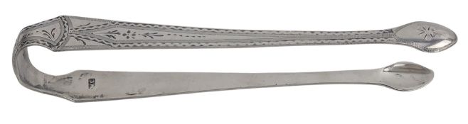 A PAIR OF 19TH CENTURY GEORGIAN HALLMARKED SILVER SUGAR TONGS