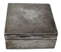 GEORGE V HALLMARKED SILVER WOOD LINED DESK TOP CIGARETTE CASE