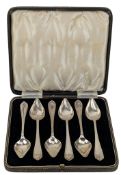CASED SET OF SIX GEORGE V HALLMARKED SILVER GRAPEFRUIT SPOONS