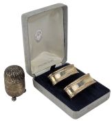 VICTORIAN HALLMARKED SILVER PEPPERETTE & A CASED PAIR OF SILVER NAKPIN RINGS