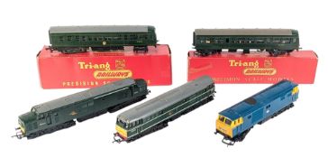 MODEL RAILWAY - HORNBY TRIANG OO GAUGE LOCOMOTIVES AND COACHES