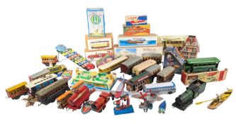 CLOCKWORK TOYS - A COLLECTION OF VINTAGE TINPLATE & CLOCKWORK TOYS