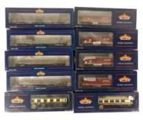 MODEL RAILWAY - x10 BACHMANN BRANCHLINE OO GAUGE CARRIAGES
