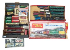 MODEL RAILWAY - COLLECTION OO GAUGE LOCOS, WAGONS & DIECAST BUSES