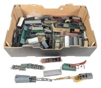 MODEL RAILWAY - x40 OO GAUGE HORNBY, LIMA & OTHER ROLLING STOCK