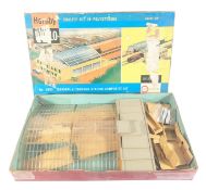 MODEL RAILWAY - HORNBY DUBLO OO GAUGE TERMINAL STATION SET