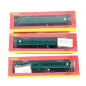 360 MODEL RAILWAY - HORNBY OO GAUGE MAUNSELL COACHES