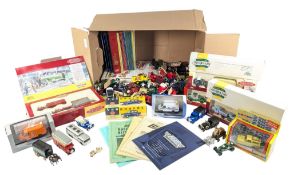 DIECAST - LLEDO & OTHER DIECAST MODEL VEHICLES & MAGAZINES