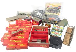 MODEL RAILWAY - COLLECTION OF TRIANG ROLLING STOCK & ACCESSORIES