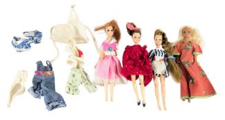 PIPPA - COLLECTION OF X4 PIPPA DOLLS & CLOTHING