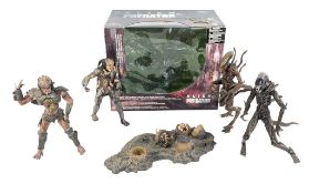 ACTION FIGURES - MCFARLANE TOYS ALIEN PREDATOR ACTION FIGURES