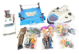 COLLECTION OF ASSORTED RETRO TOYS & GAMES