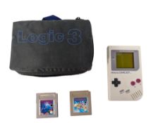 RETRO GAMING - VINTAGE NINTENDO GAME BOY WITH GAMES & CARRY CASE